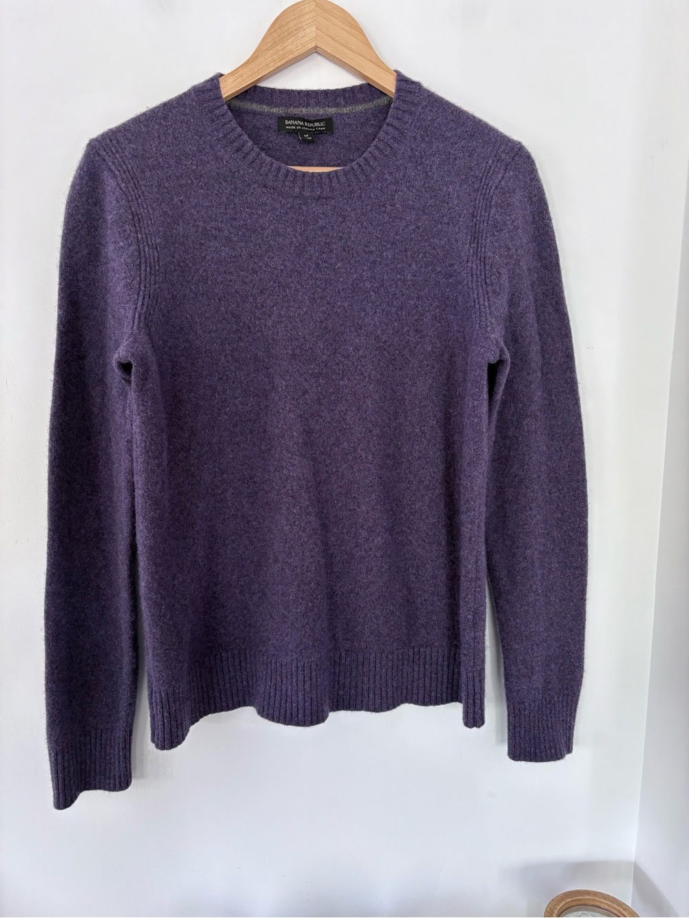 BANANA REPUBLIC 100% Merino Wool Knit Sweater M Purple Heather Crewneck Preppy